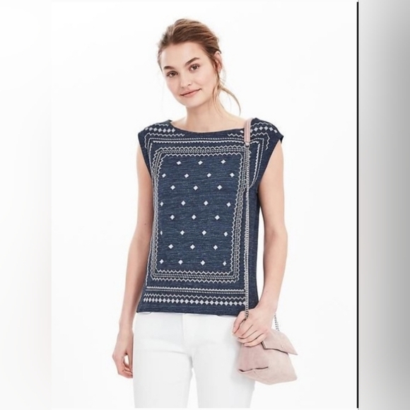 Banana Republic Tops - Banana Republic Embroidered Sleeveless Top Size S Blue Boxy Knit Stitched